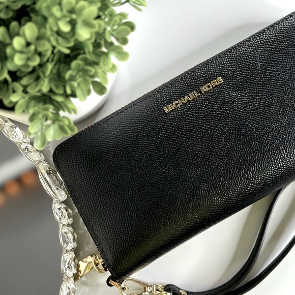 Michael Kors Wallet - Picture 2 of 4